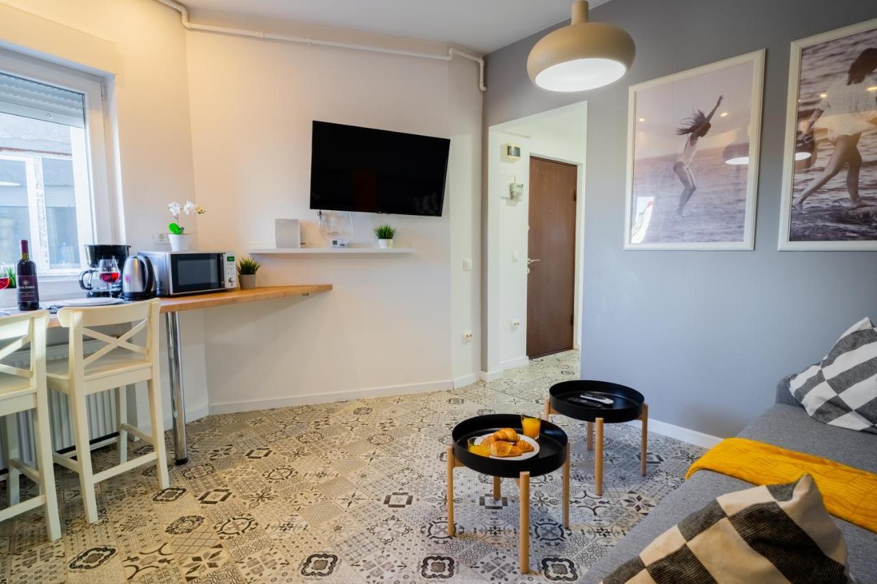 One Bedroom Flat In Bucharest'S Historic District Εξωτερικό φωτογραφία