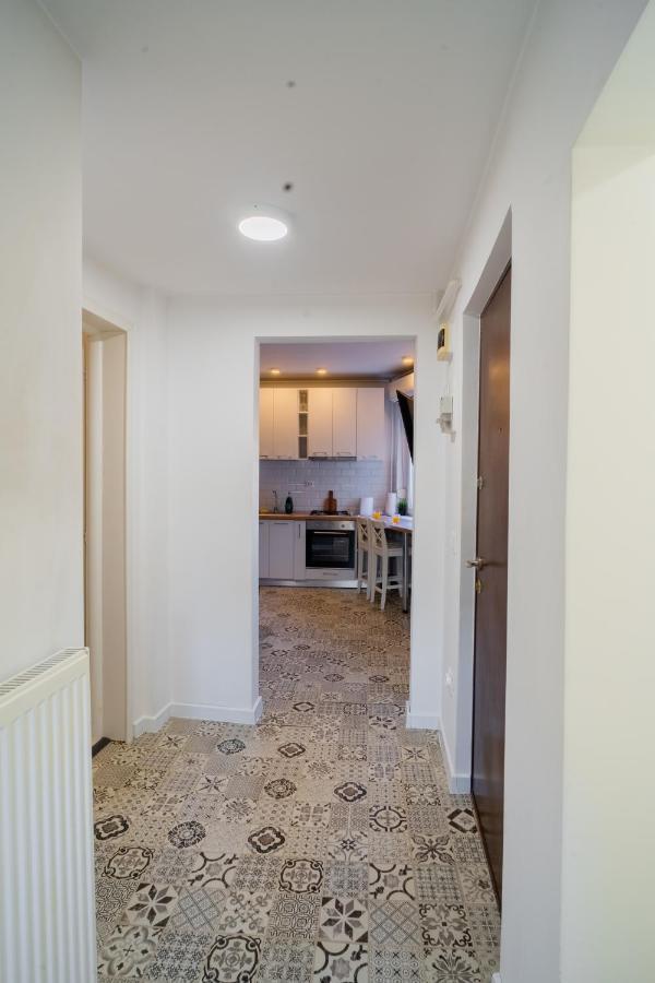 One Bedroom Flat In Bucharest'S Historic District Εξωτερικό φωτογραφία