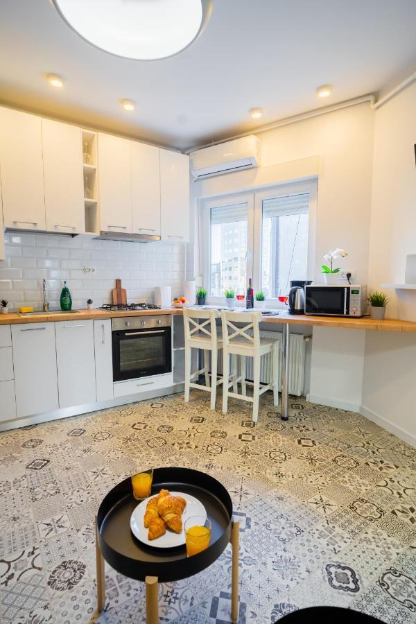 One Bedroom Flat In Bucharest'S Historic District Εξωτερικό φωτογραφία